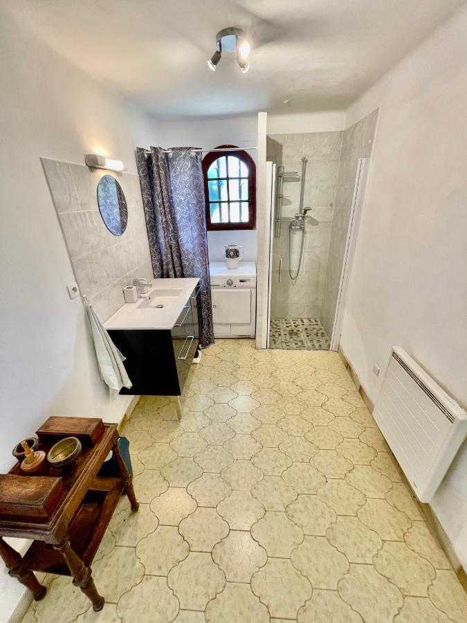 Maison En Provence Avec Piscine Льо Бусе Екстериор снимка